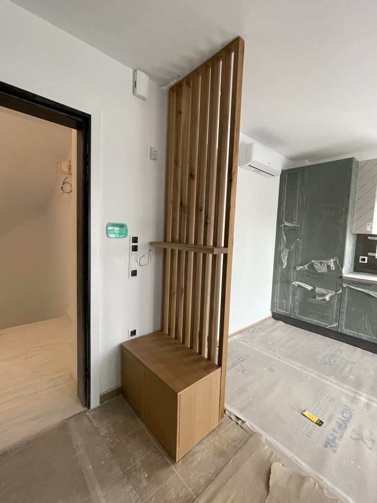 EntranceDiv03